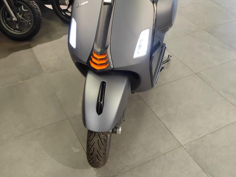 VESPA GTS SUPER SPORT 125